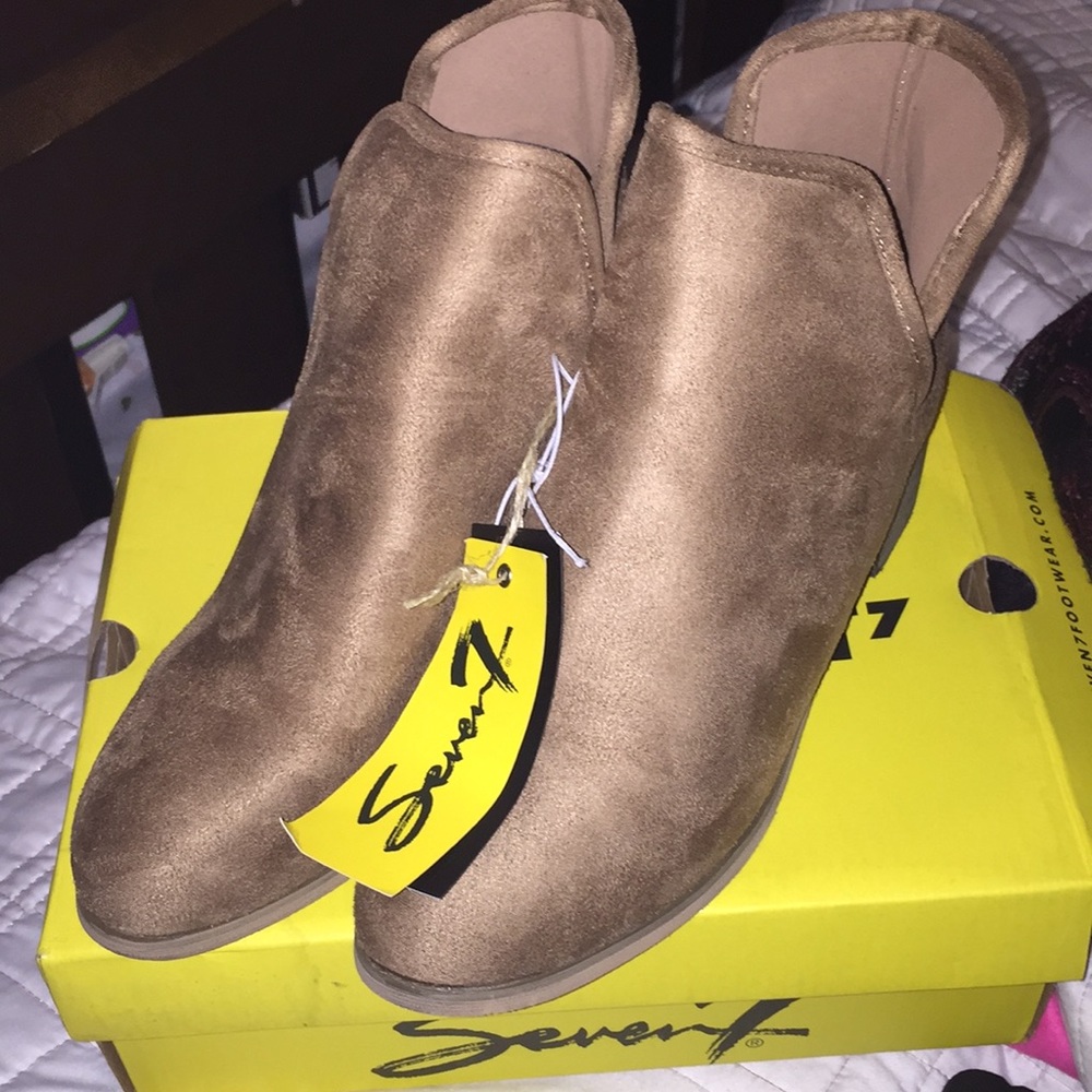 Seven brand tan booties NWT